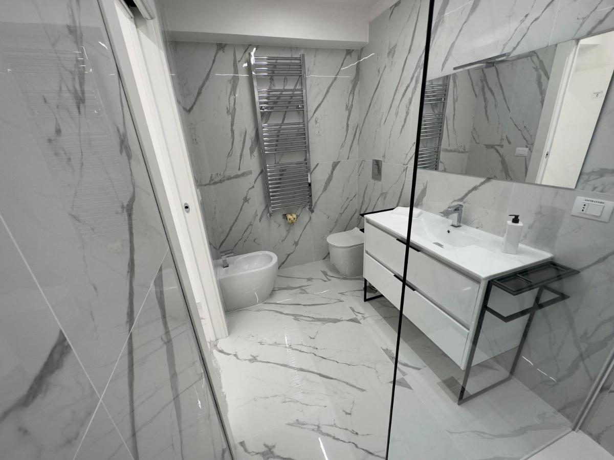 White Elegance Luxury B&B كازيرتا المظهر الخارجي الصورة