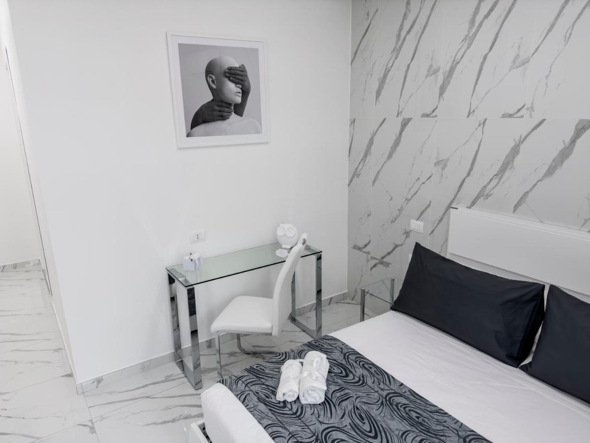 White Elegance Luxury B&B كازيرتا المظهر الخارجي الصورة