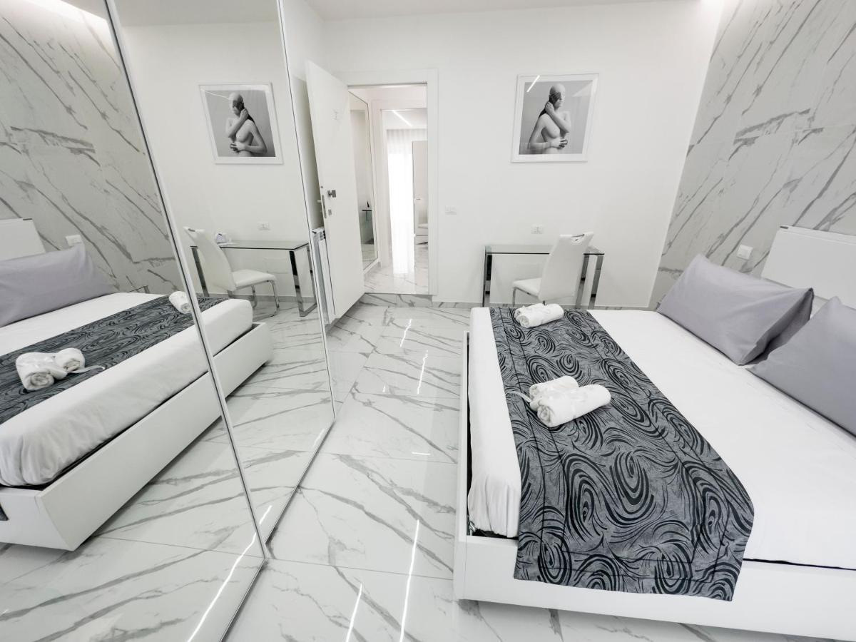 White Elegance Luxury B&B كازيرتا المظهر الخارجي الصورة
