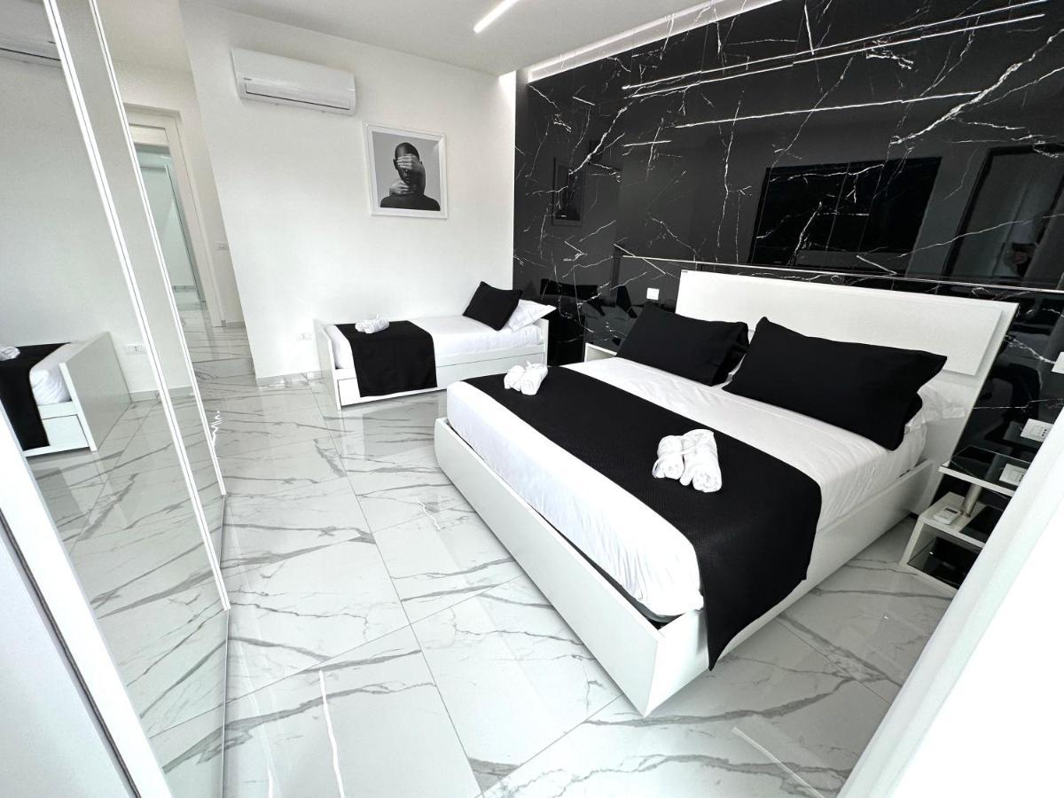 White Elegance Luxury B&B كازيرتا المظهر الخارجي الصورة