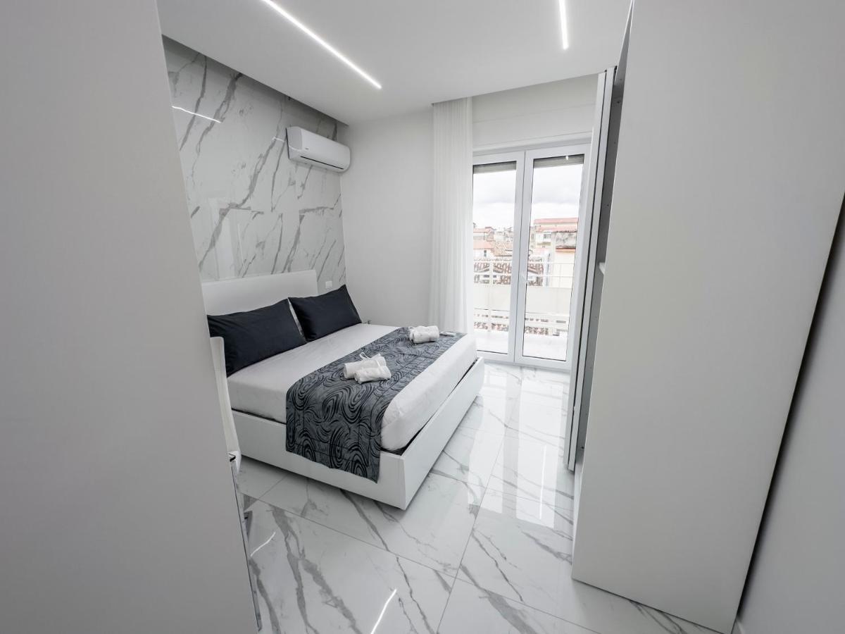White Elegance Luxury B&B كازيرتا المظهر الخارجي الصورة