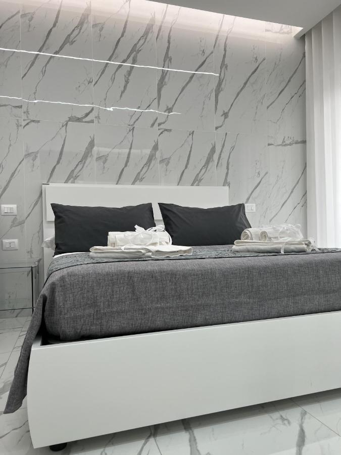White Elegance Luxury B&B كازيرتا المظهر الخارجي الصورة