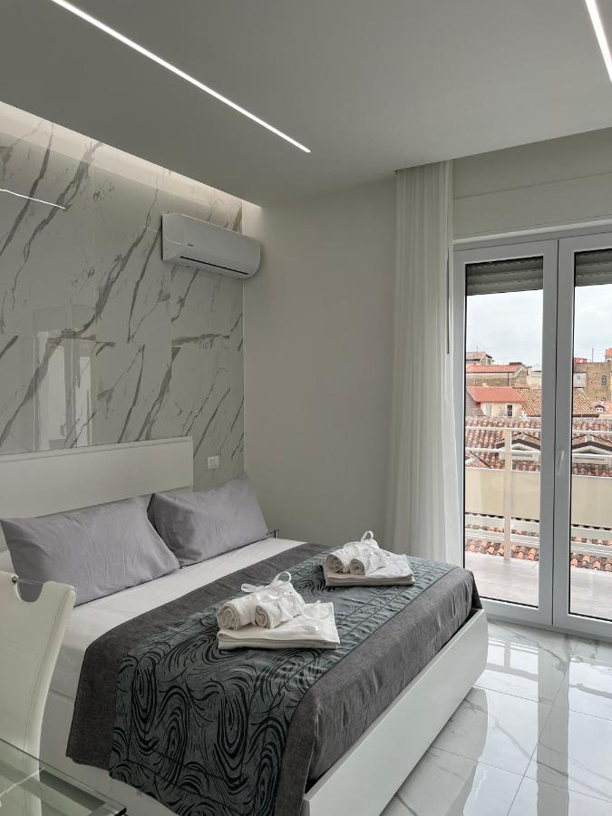 White Elegance Luxury B&B كازيرتا المظهر الخارجي الصورة
