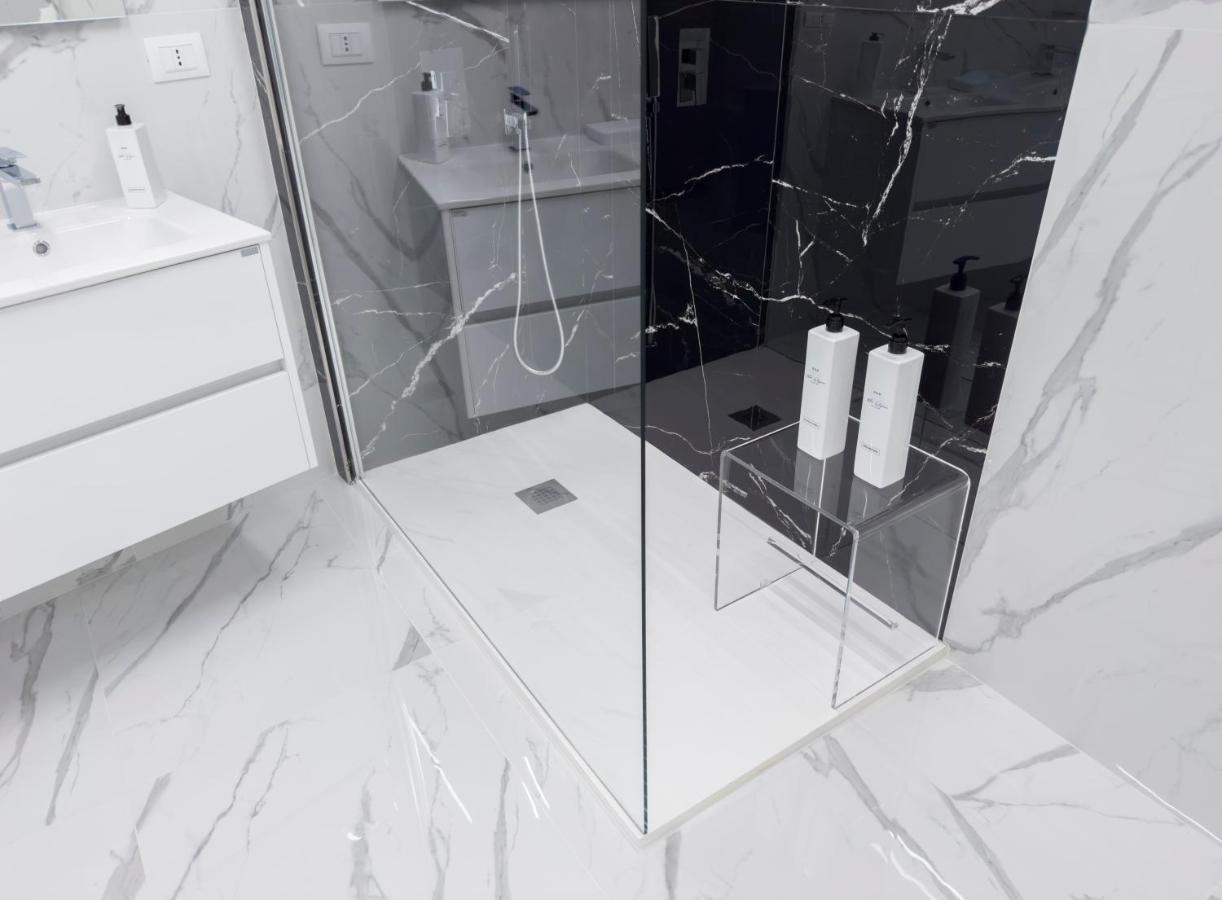 White Elegance Luxury B&B كازيرتا المظهر الخارجي الصورة