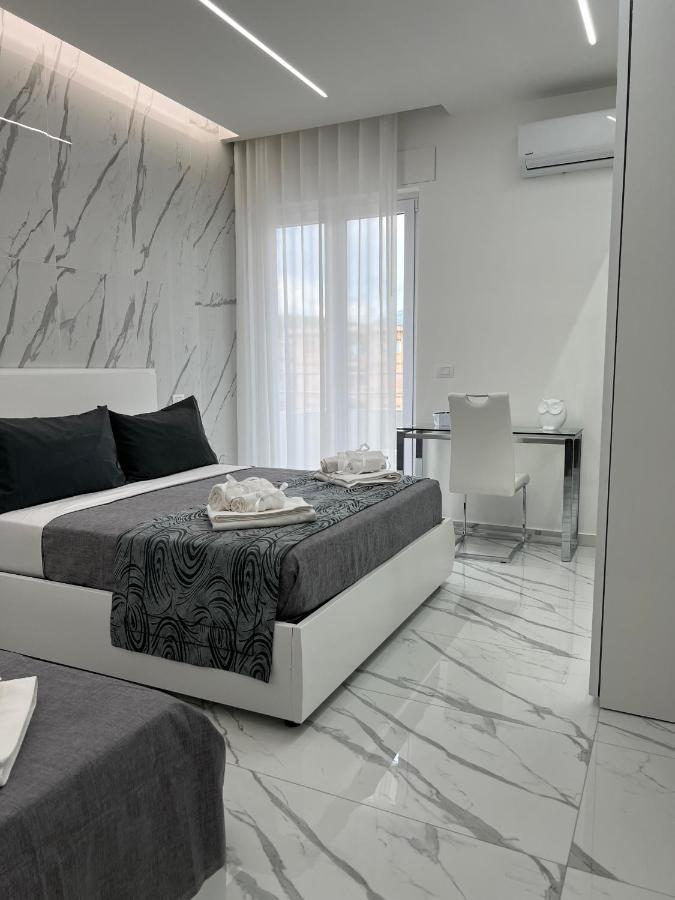 White Elegance Luxury B&B كازيرتا المظهر الخارجي الصورة