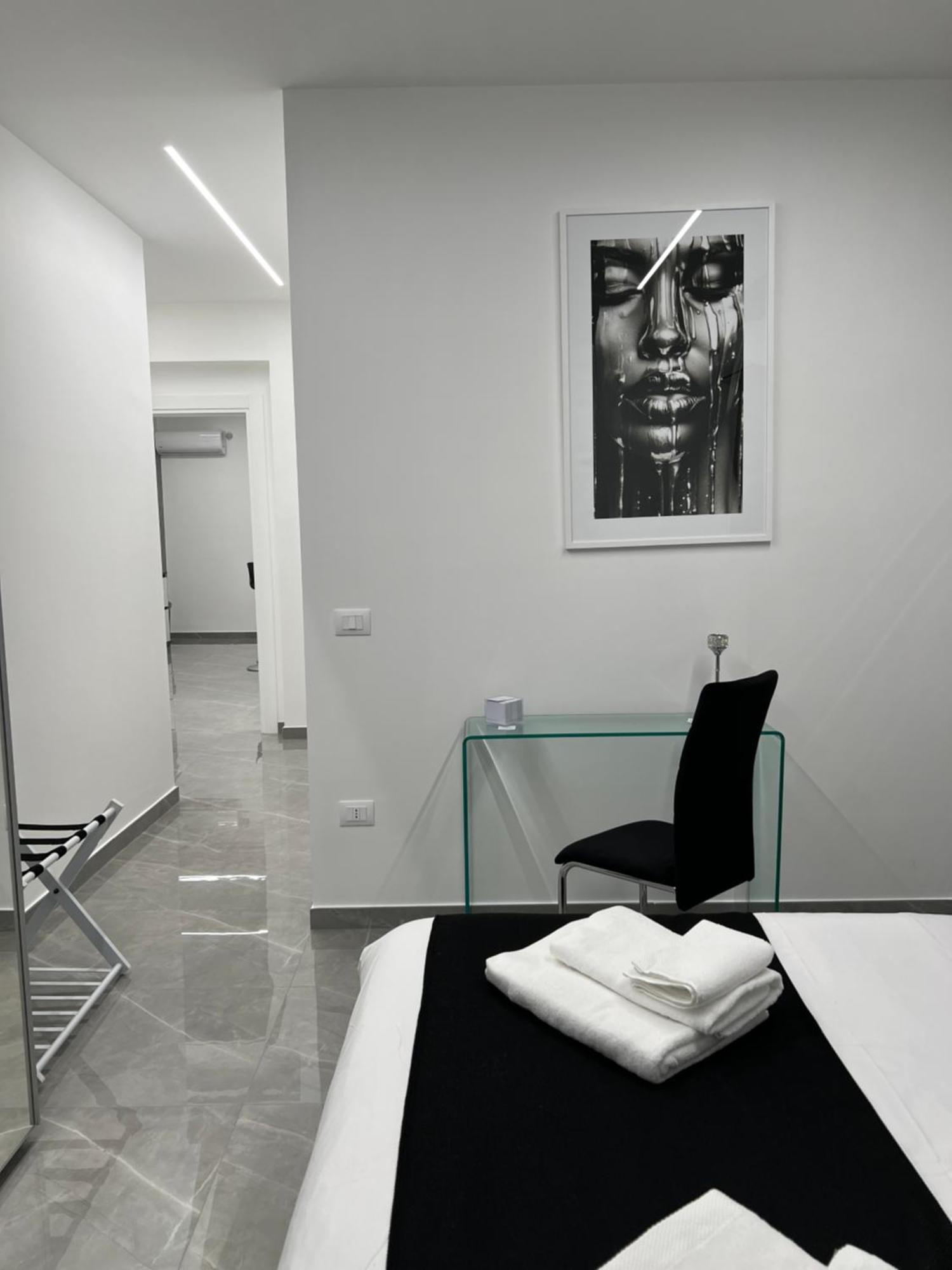 White Elegance Luxury B&B كازيرتا المظهر الخارجي الصورة