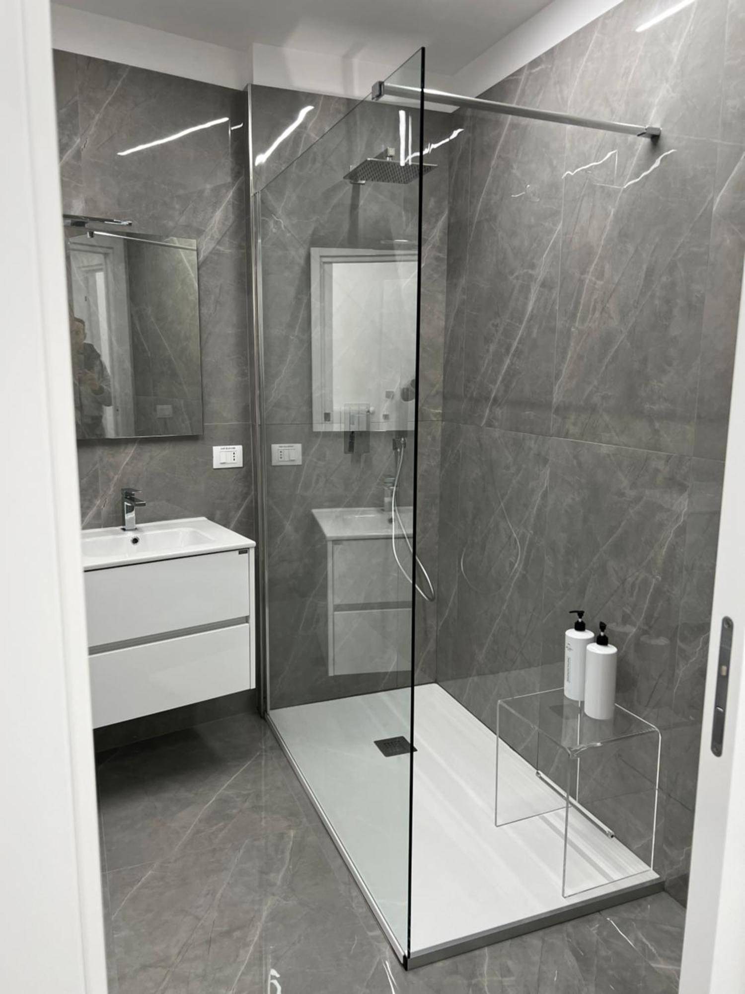White Elegance Luxury B&B كازيرتا المظهر الخارجي الصورة