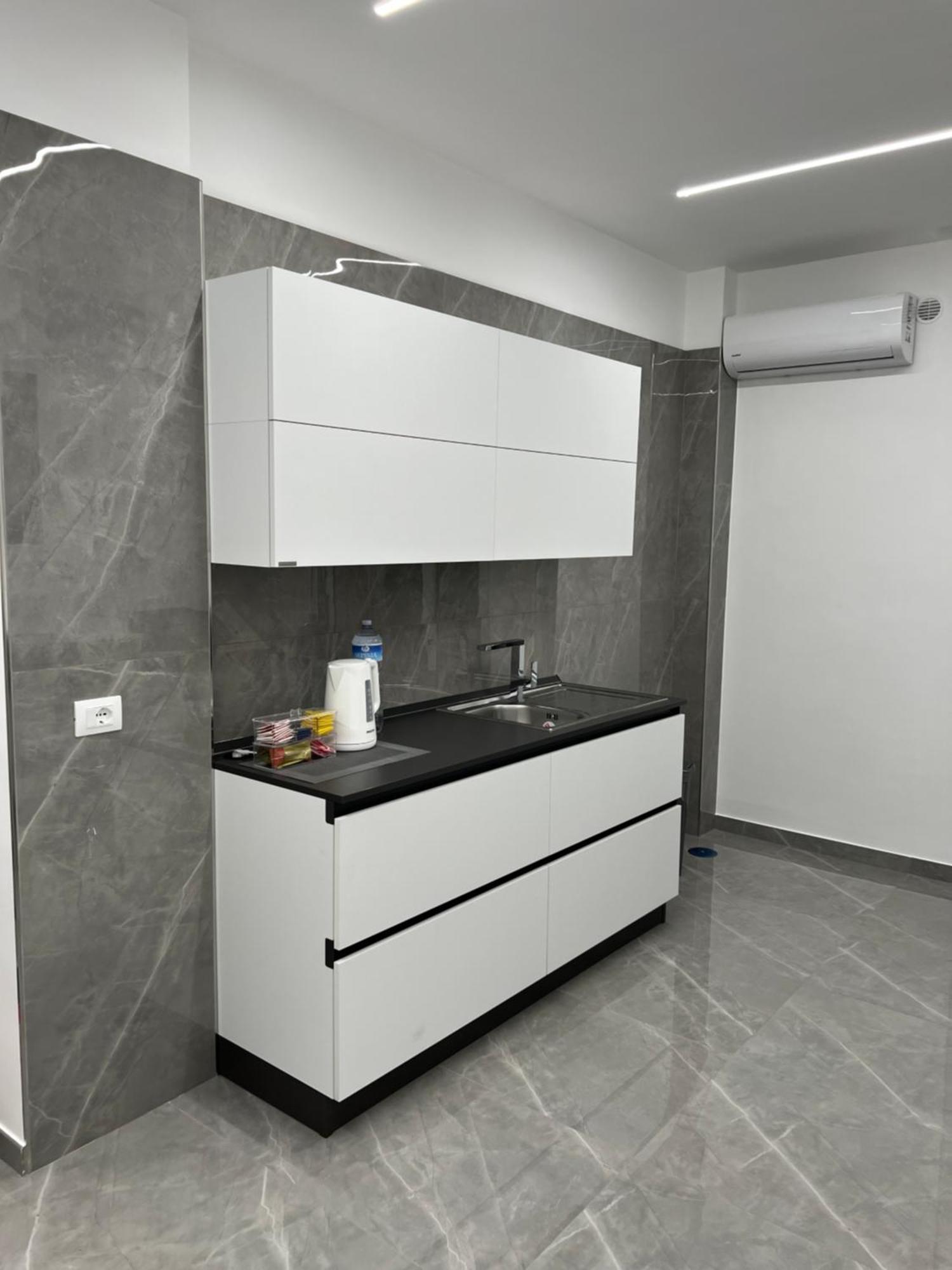 White Elegance Luxury B&B كازيرتا المظهر الخارجي الصورة