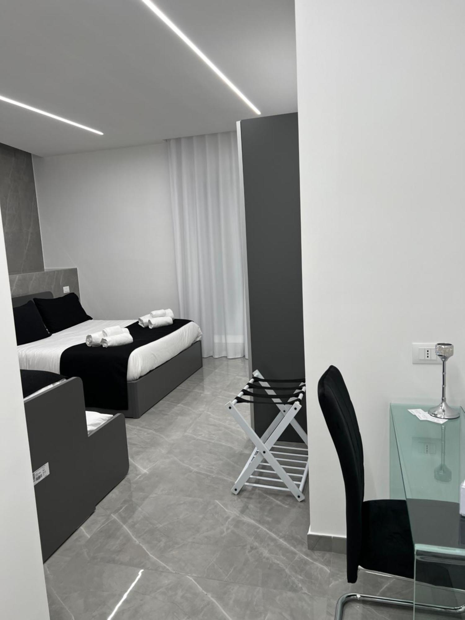 White Elegance Luxury B&B كازيرتا المظهر الخارجي الصورة