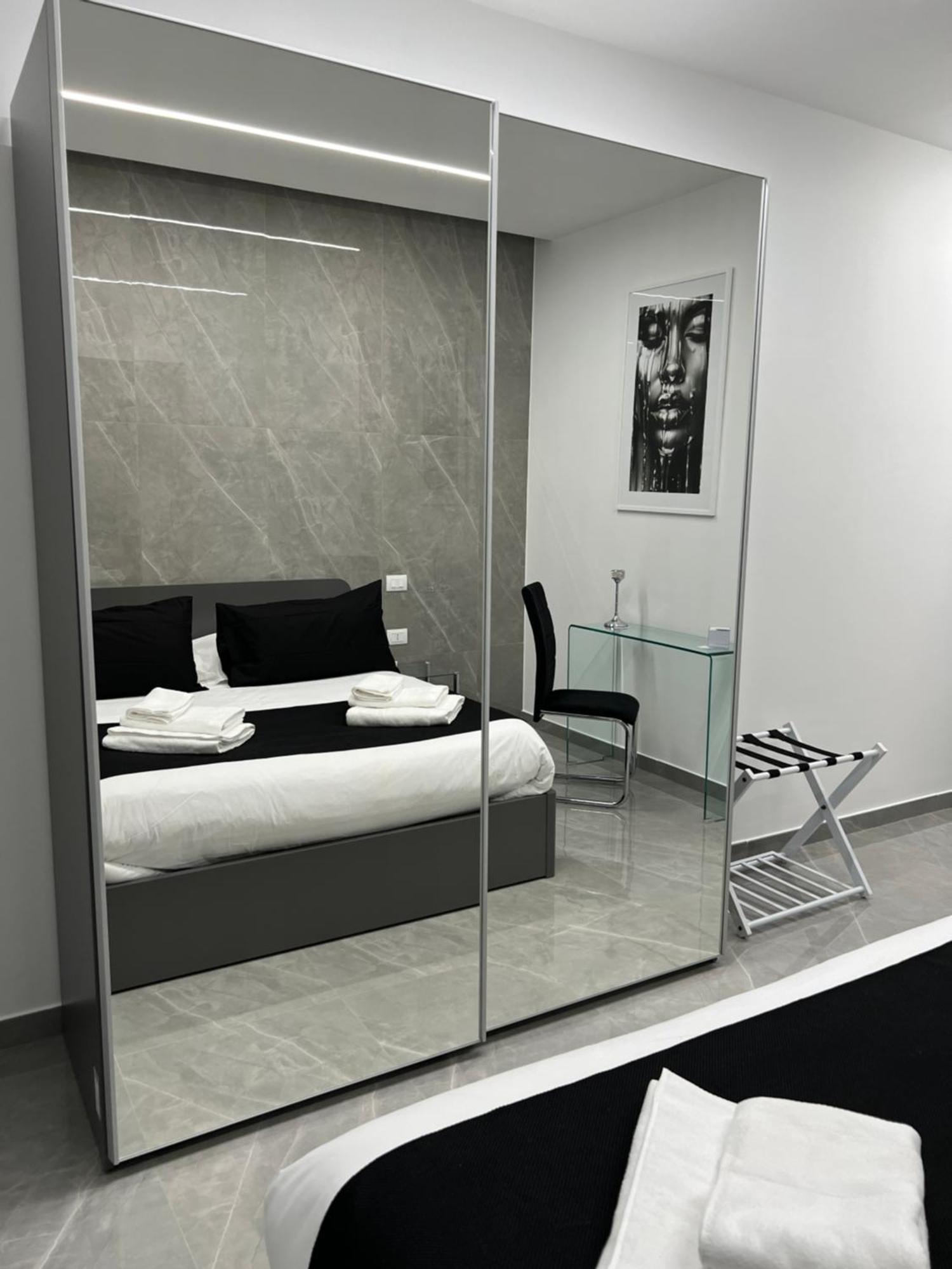White Elegance Luxury B&B كازيرتا المظهر الخارجي الصورة