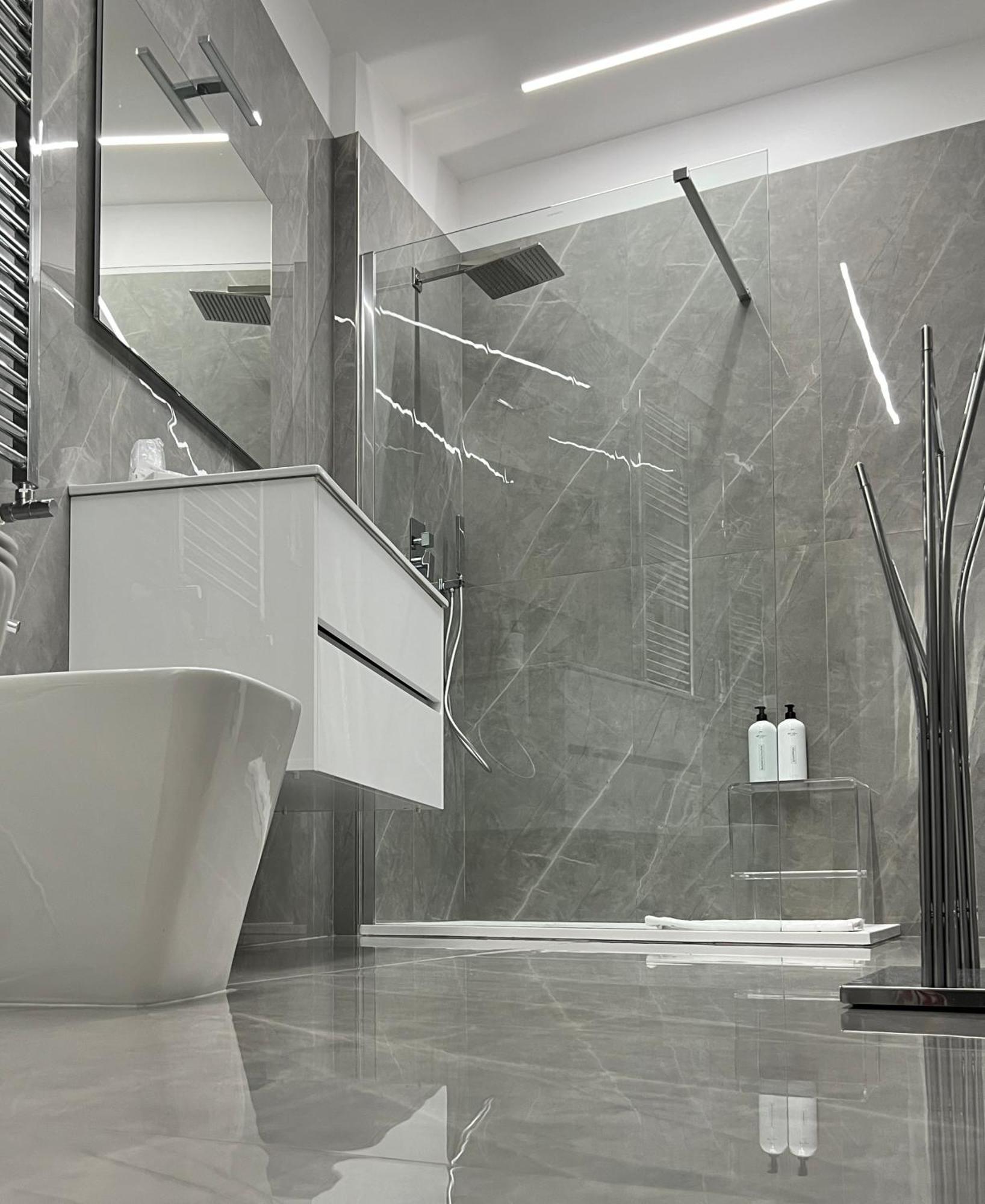 White Elegance Luxury B&B كازيرتا المظهر الخارجي الصورة