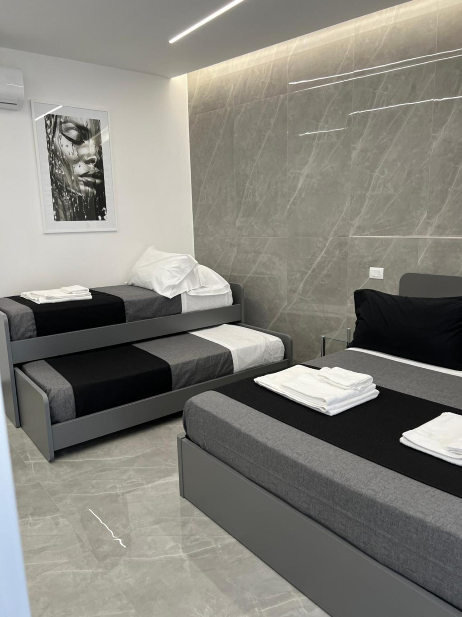 White Elegance Luxury B&B كازيرتا المظهر الخارجي الصورة