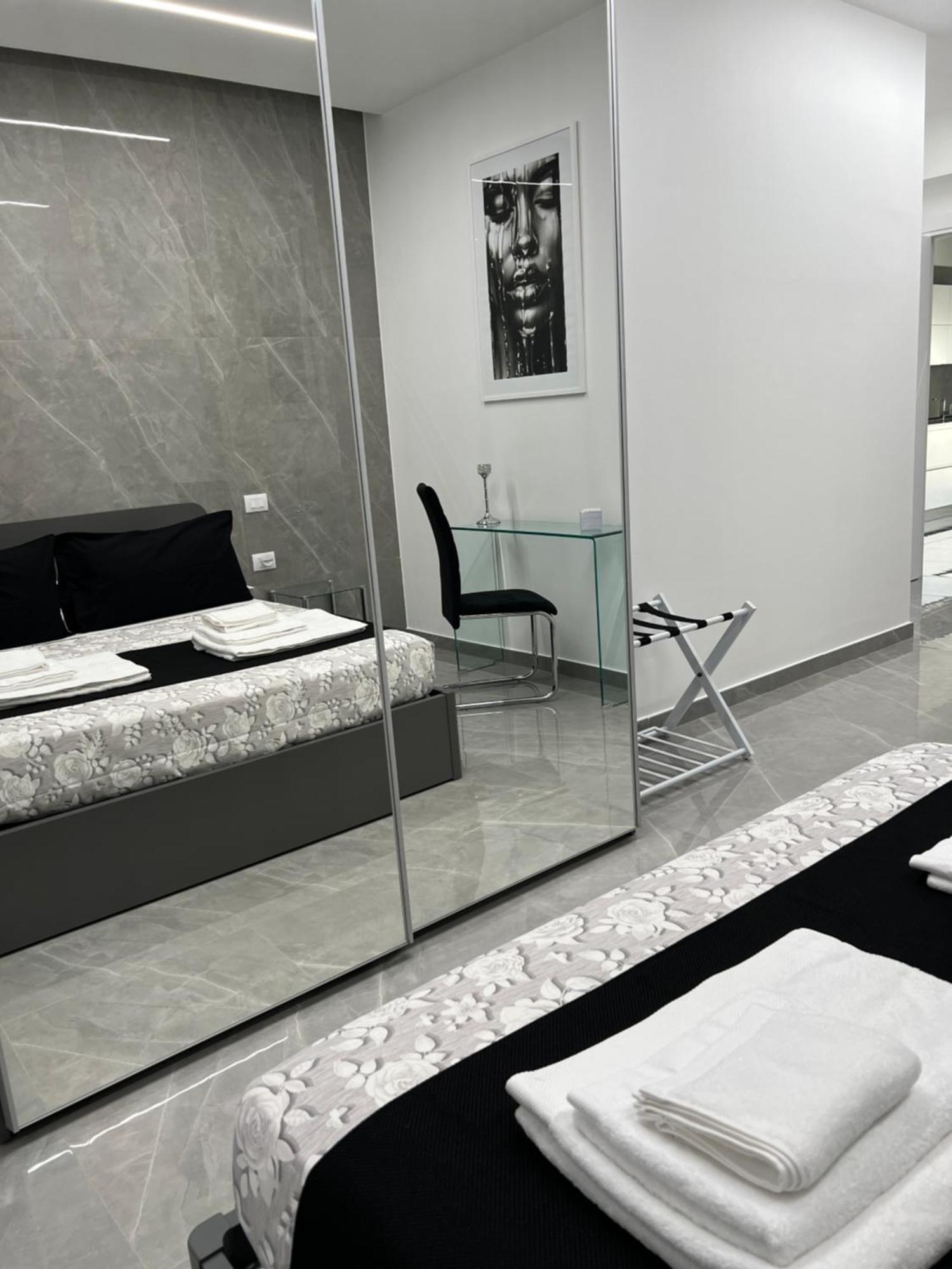 White Elegance Luxury B&B كازيرتا المظهر الخارجي الصورة