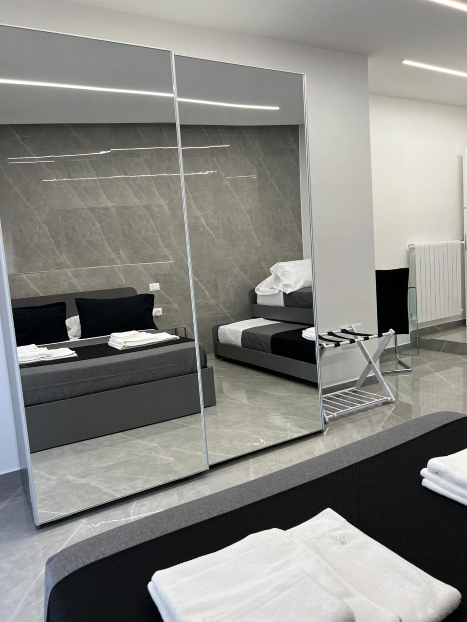 White Elegance Luxury B&B كازيرتا المظهر الخارجي الصورة