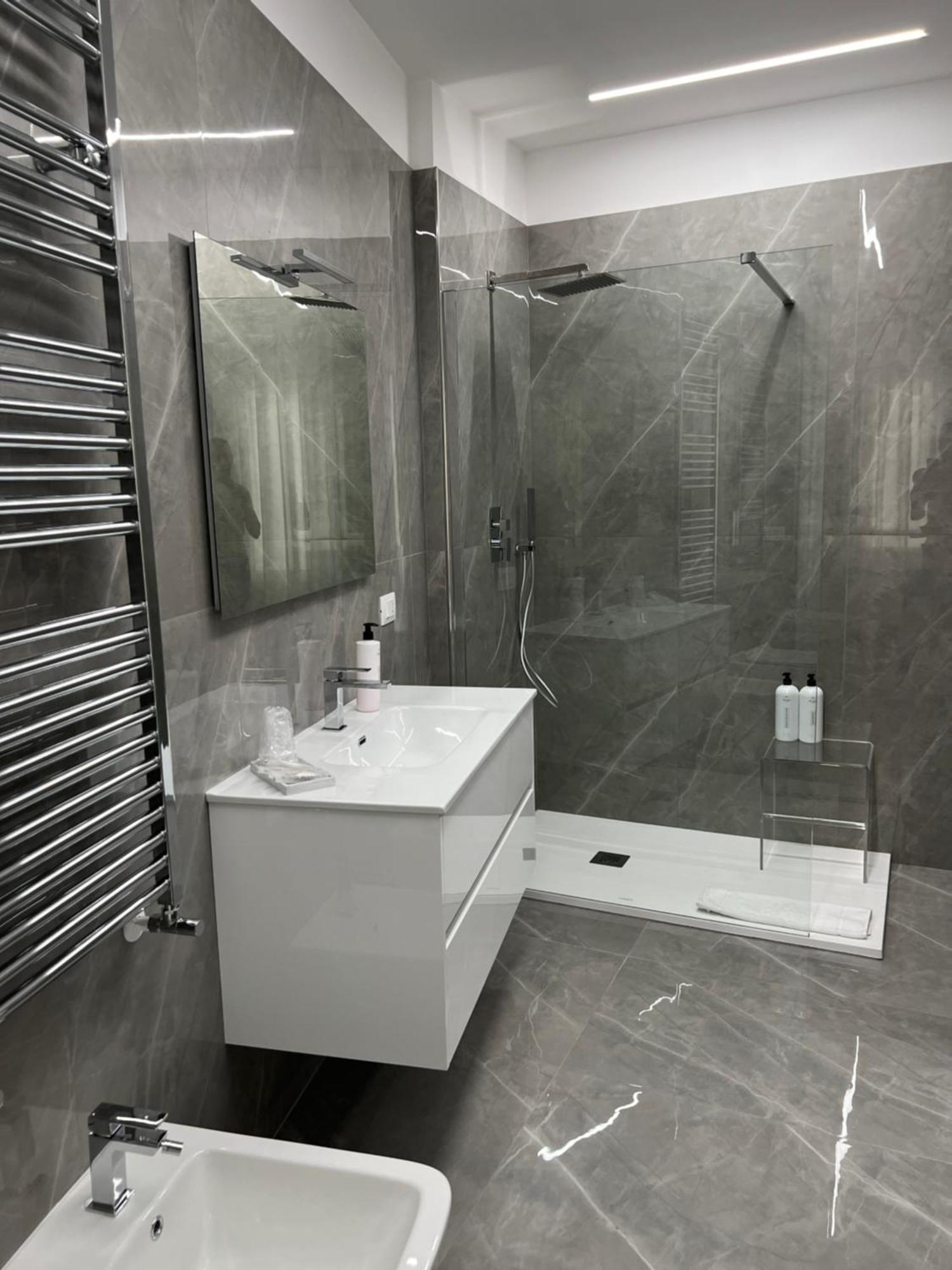 White Elegance Luxury B&B كازيرتا المظهر الخارجي الصورة