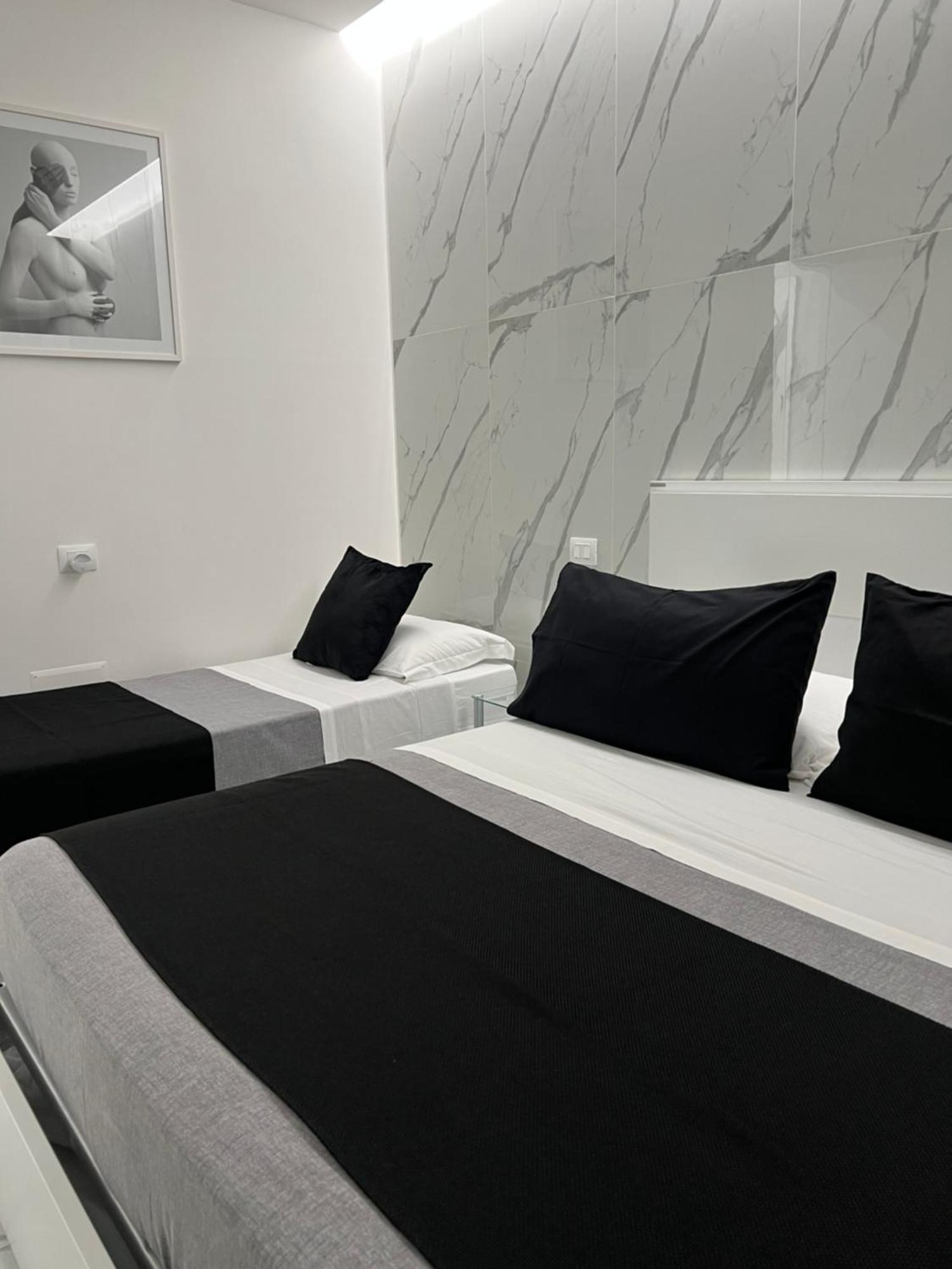 White Elegance Luxury B&B كازيرتا المظهر الخارجي الصورة